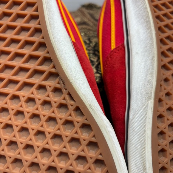 VANS Off the Wall Unisex Sneakers Red with Stripes 508731 Men's 7 Womens 8.5 - Picture 7 of 12